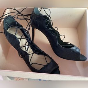 ✨BNIB✨ Alexandre Birman Donna Size 38 Lace Up Heels🤍🖤